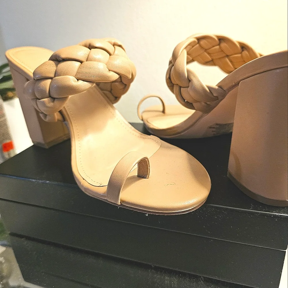 Nude Sandals - Picture 1 of 1